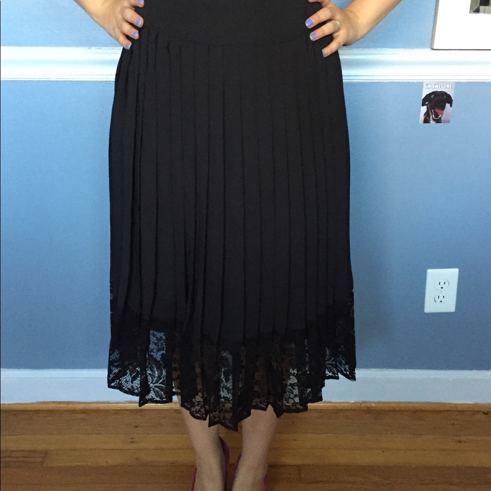 Black Pleated midi skirt